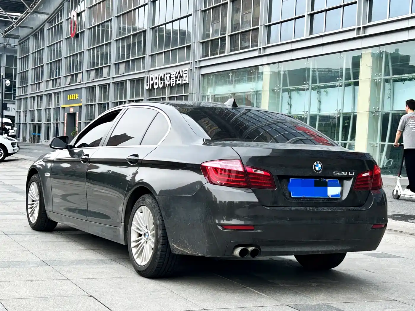 BMW 5 Series 2014 525Li Leading фото 4