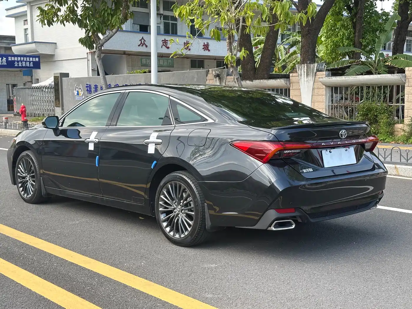 Toyota Avalon 2021 2.5L Luxury Edition фото 4