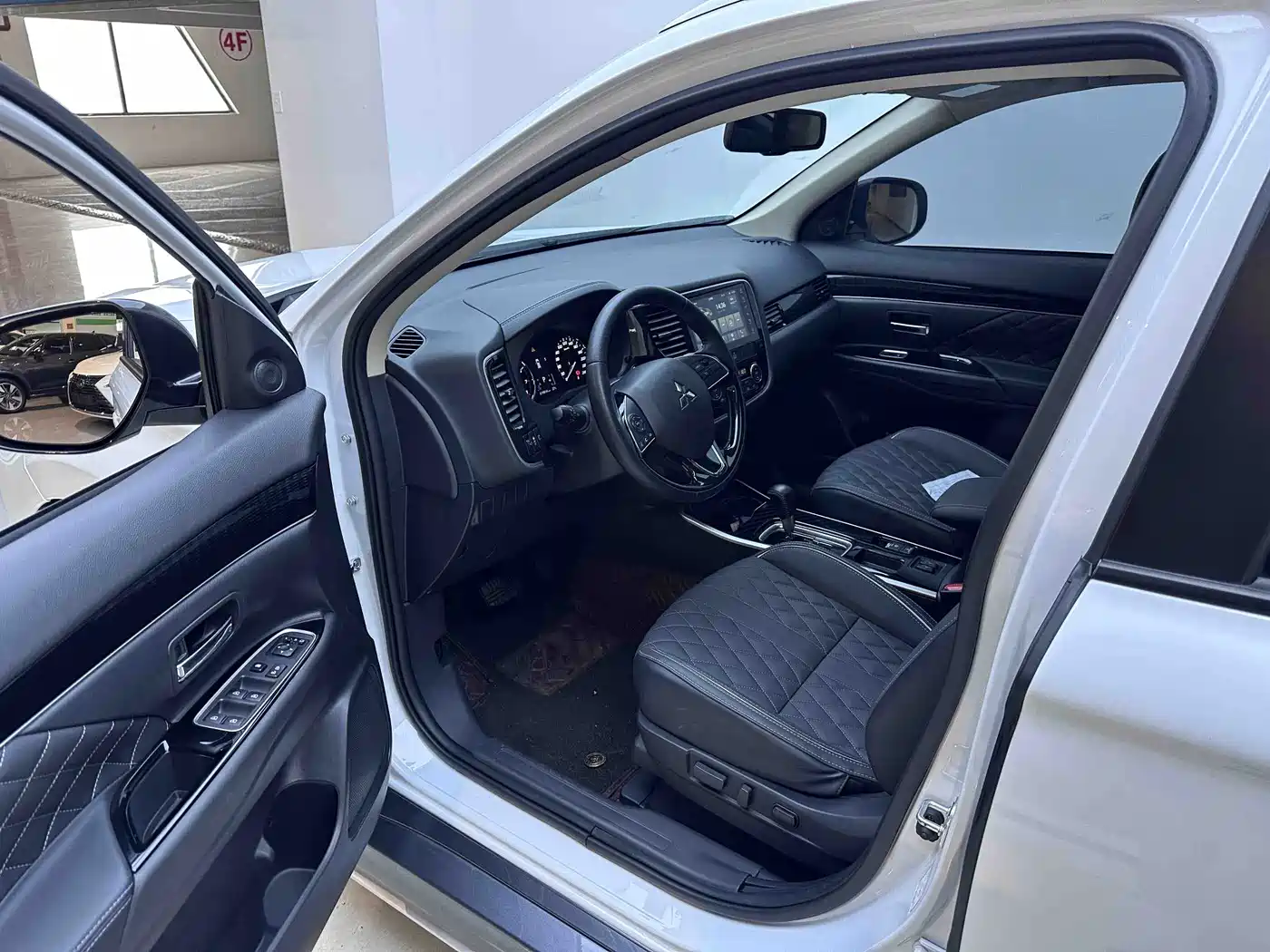 Mitsubishi Outlander 2023 2021 2.0L FWD Comfort Edition 5-seater