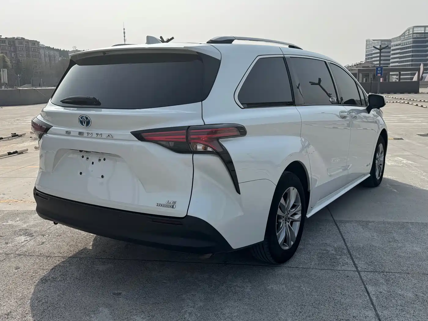 Toyota Sienna 2023 2.5L Hybrid Comfort Edition фото 8