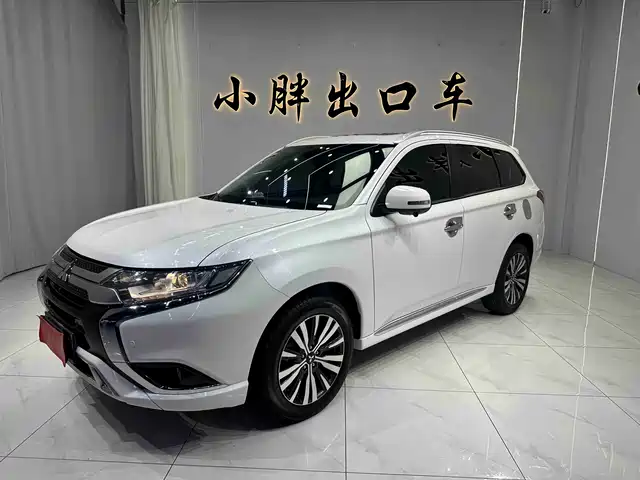 Mitsubishi Outlander 2023