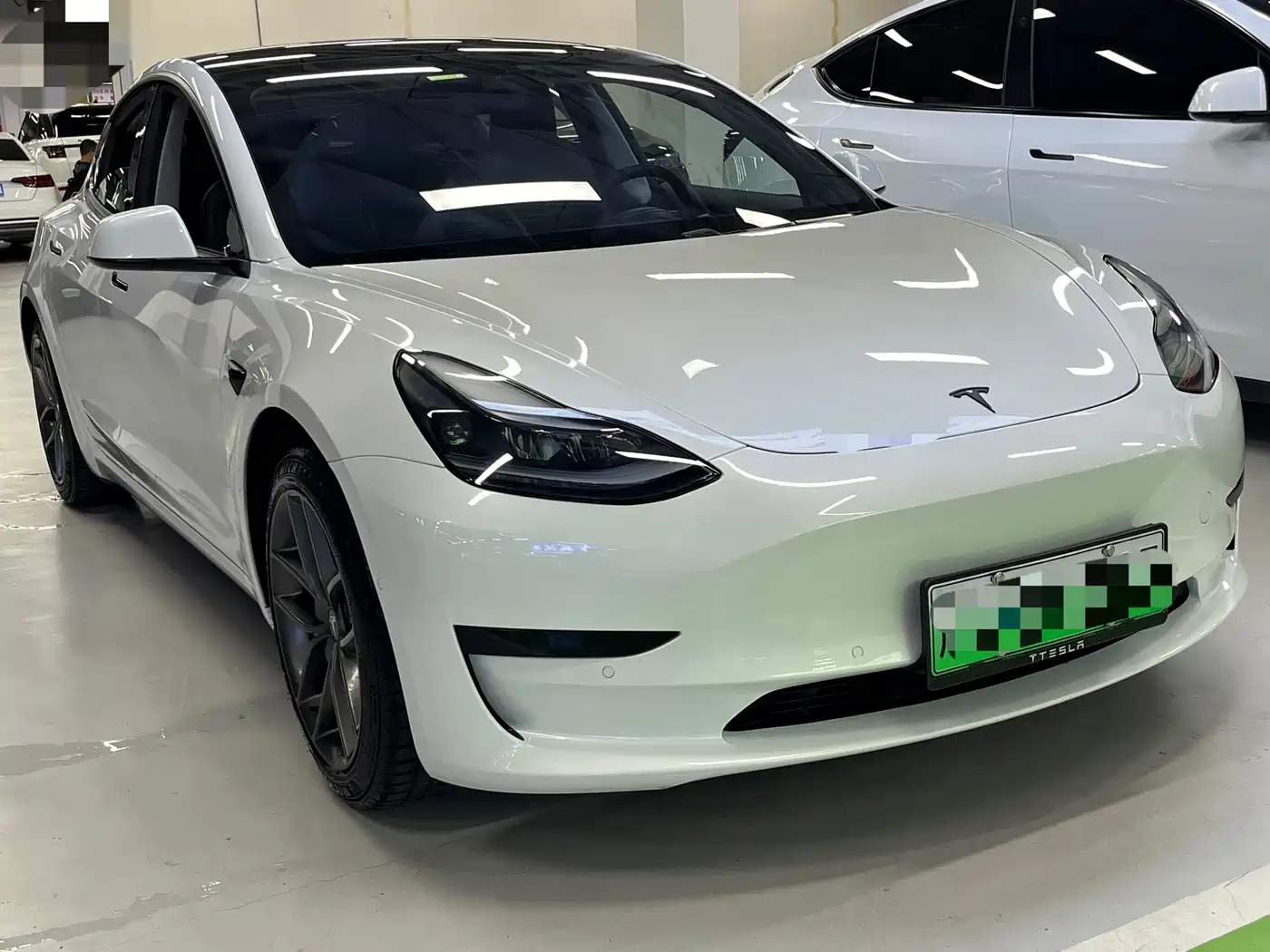 TESLA MODEL 3