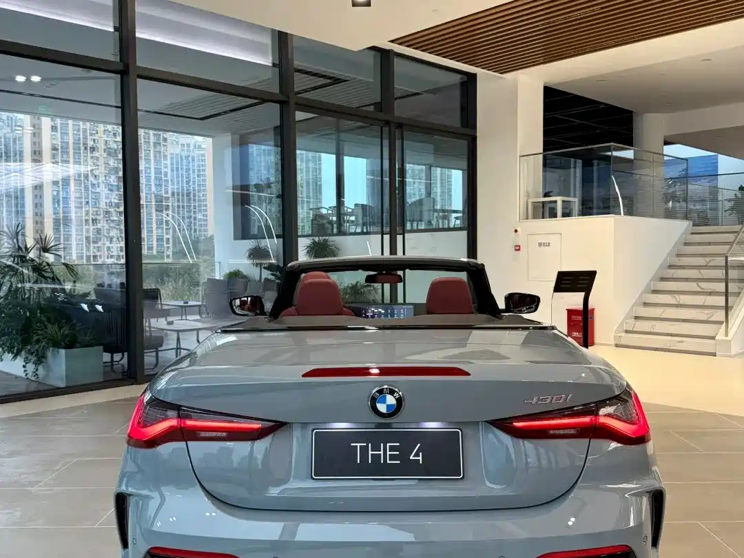 BMW 4 Series 2024 430i Convertible M Sport Shadow Edition фото 3