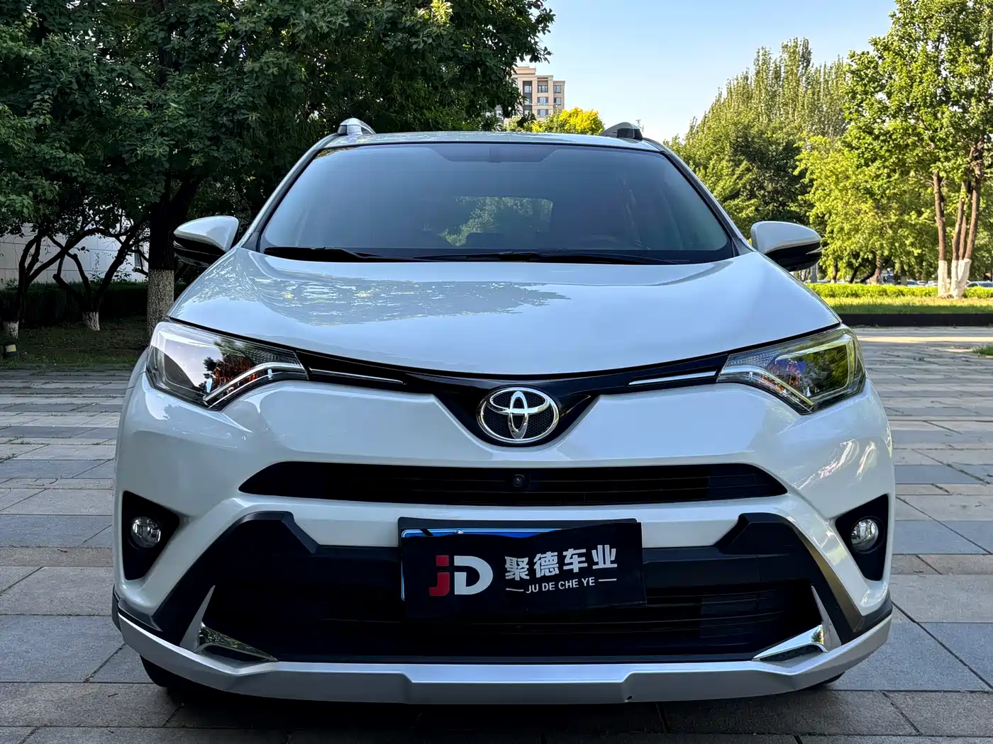 Toyota RAV4 Rongfang 2016 2.0L CVT 2WD Trend (China V) фото 2
