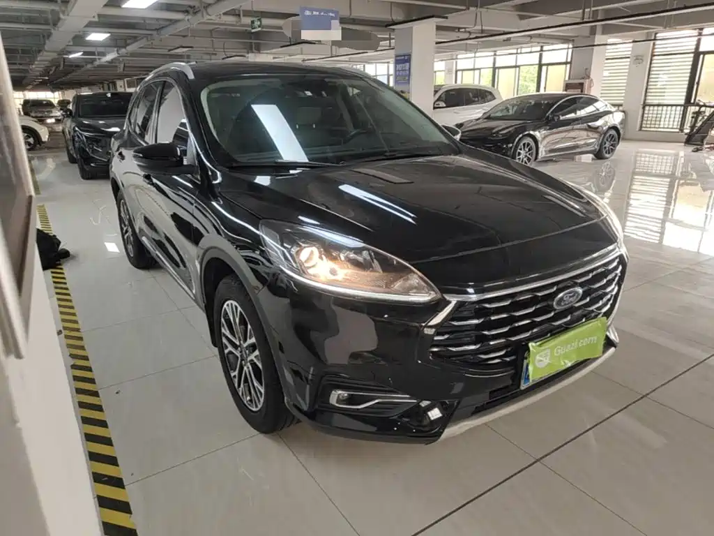 Фото 4 - Ford Escape