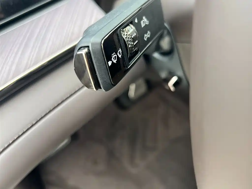 Denza Z9 2024 Model 1100km AWD Max Edition фото 9