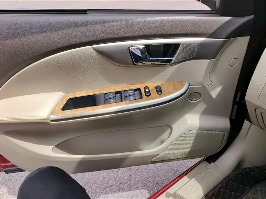 Buick Excelle 2015 1.5L Automatic Classic фото 7