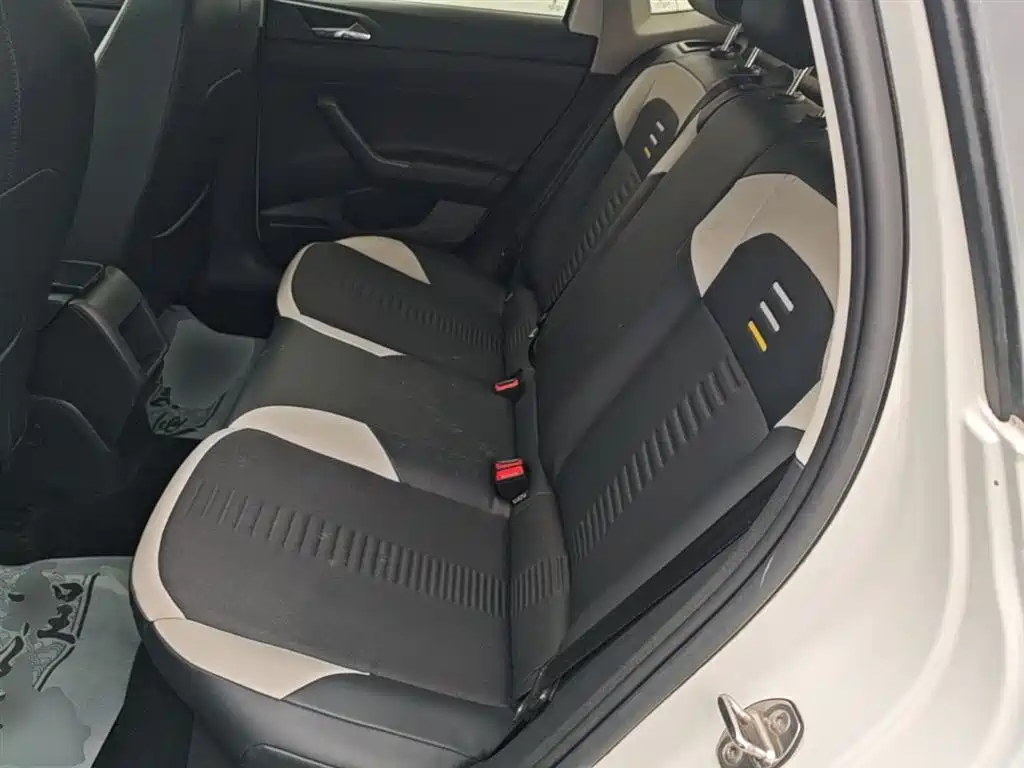 Volkswagen Polo 2019 Plus 1.5L Automatic Colorful Tech Edition фото 17