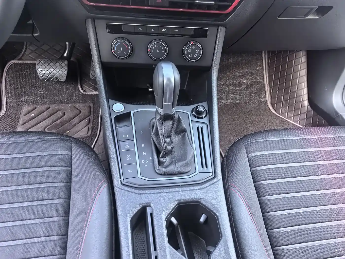Volkswagen Lavida 2024 Model 300TSI DSG Starlight Full Comfort Edition фото 16