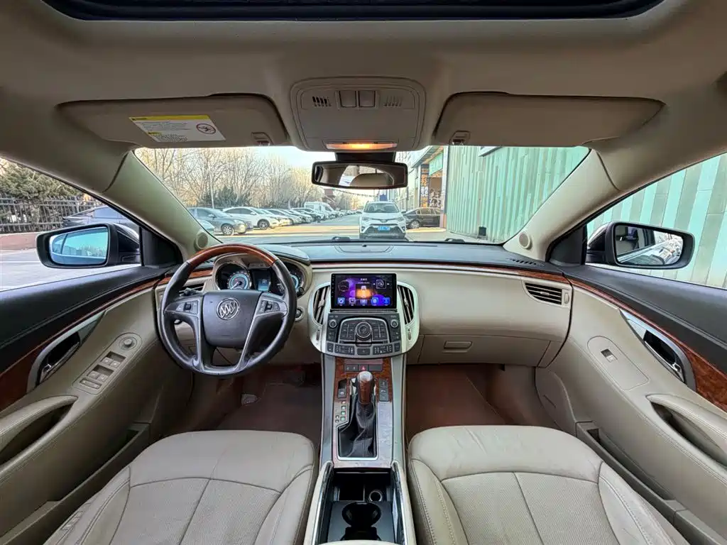 Buick LaCrosse 2010 2.4L Luxury фото 4
