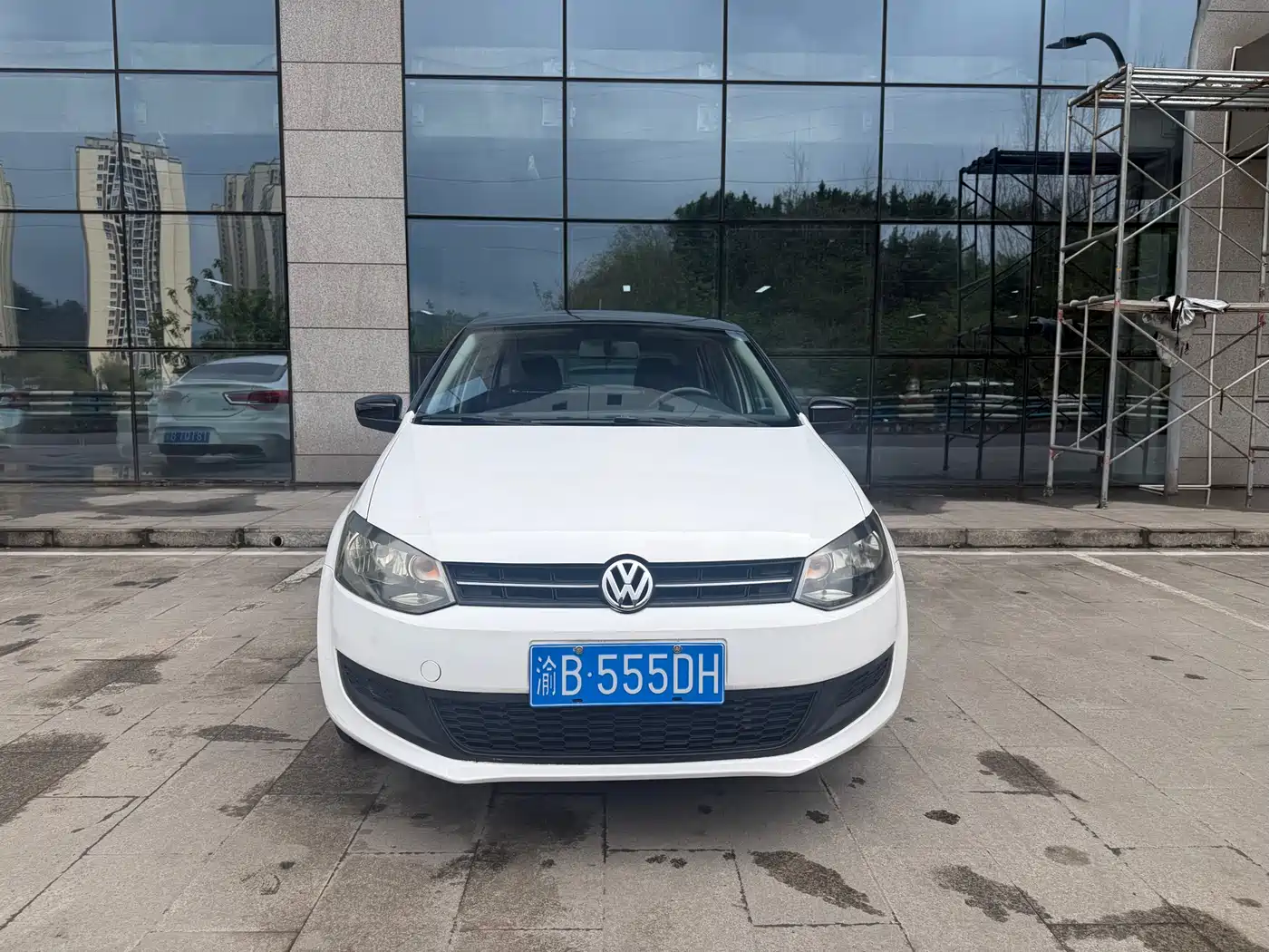 Volkswagen Polo 2011 1.4L Manual Joy Edition фото 2