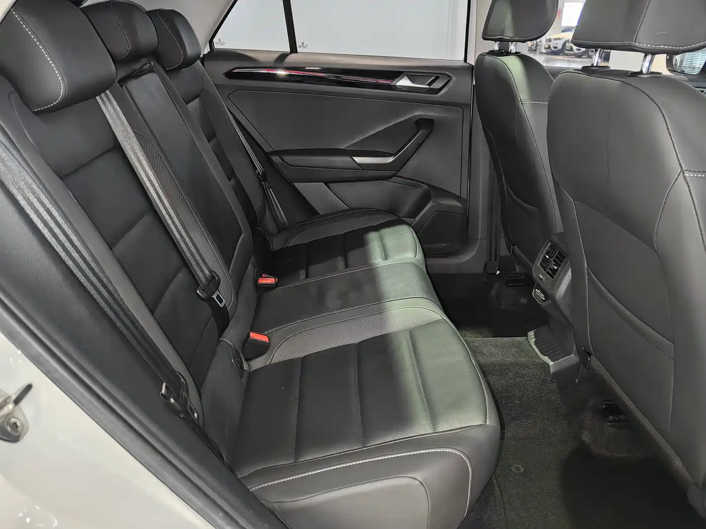 VOLKSWAGEN T ROC EXPLORING SONGS