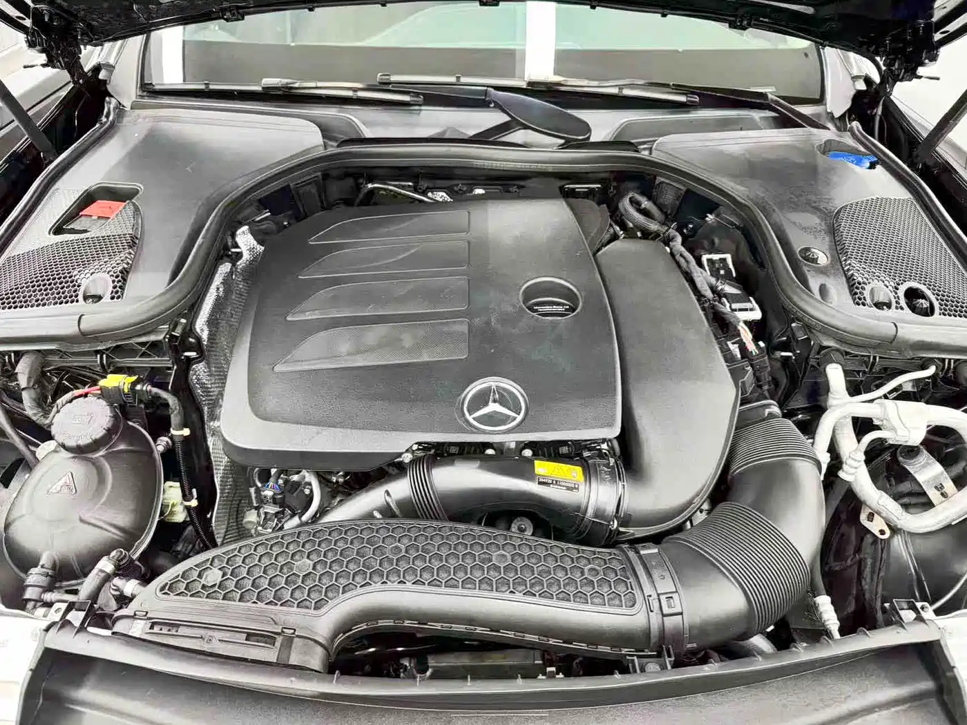 Mercedes-Benz E-Class 2023 E 300 L Luxury фото 25