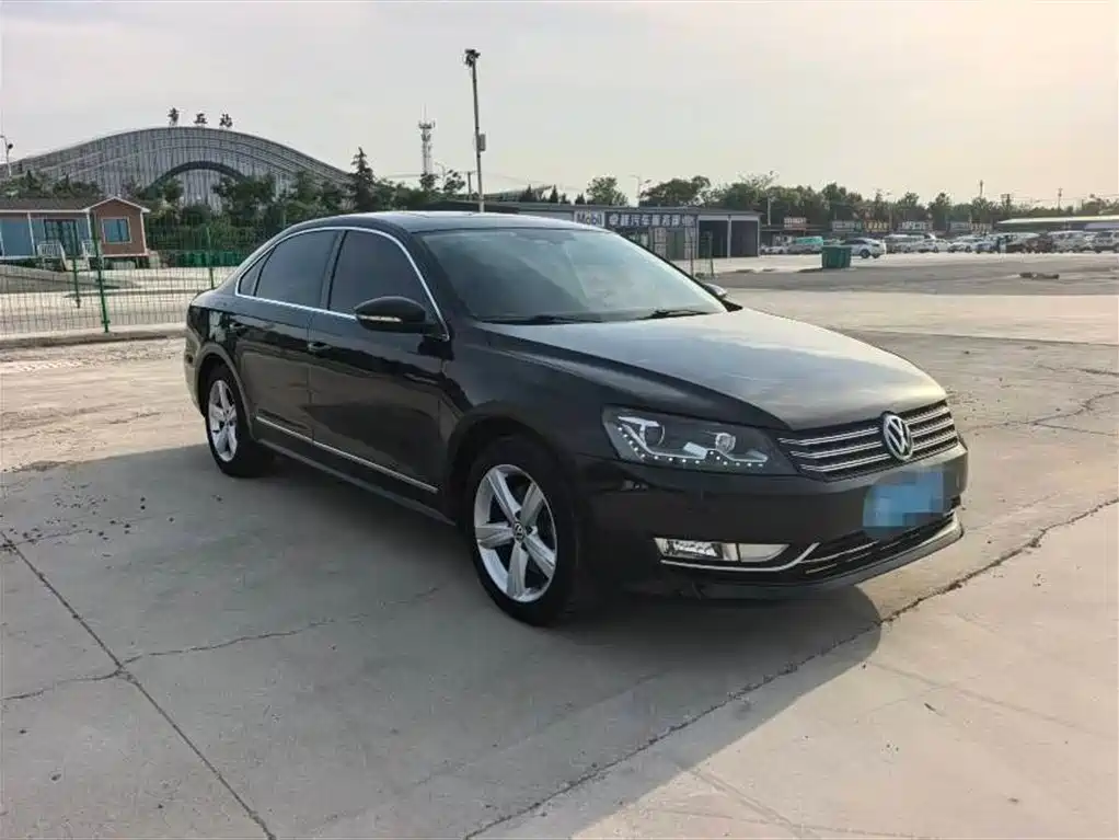 Volkswagen Passat 2014 1.8TSI DSG Executive Edition фото 3
