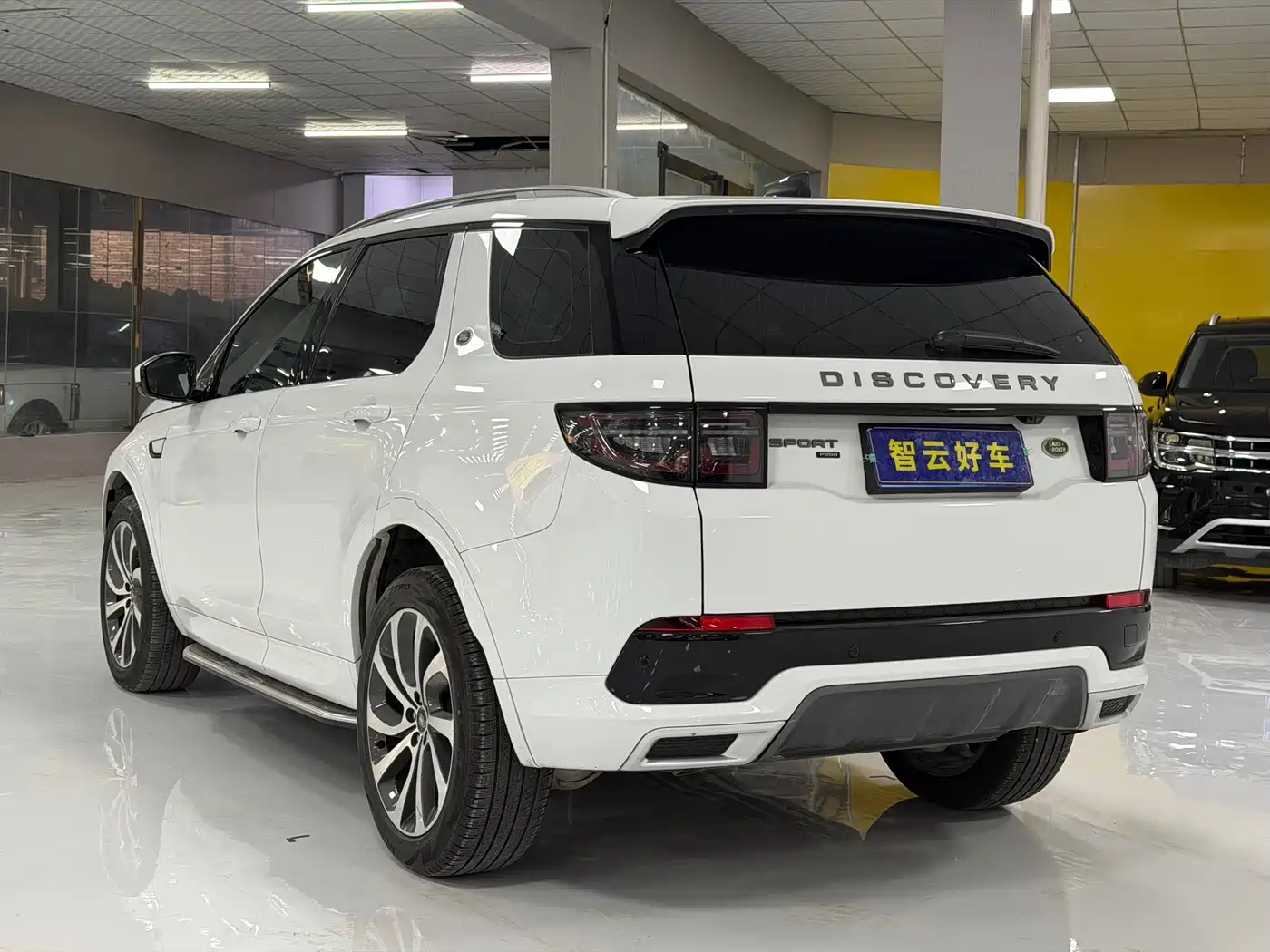Land Rover Discovery Sport 2023 249PS R-Dynamic S Performance Version фото 7