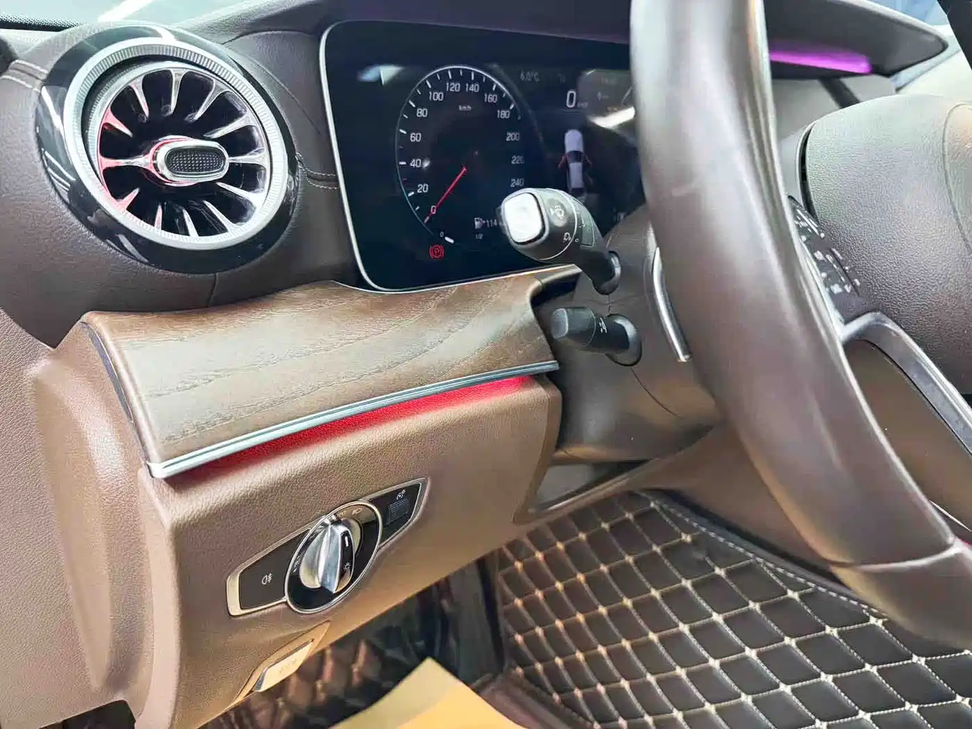 Mercedes-Benz E-Class 2023 E 300 L Luxury фото 10