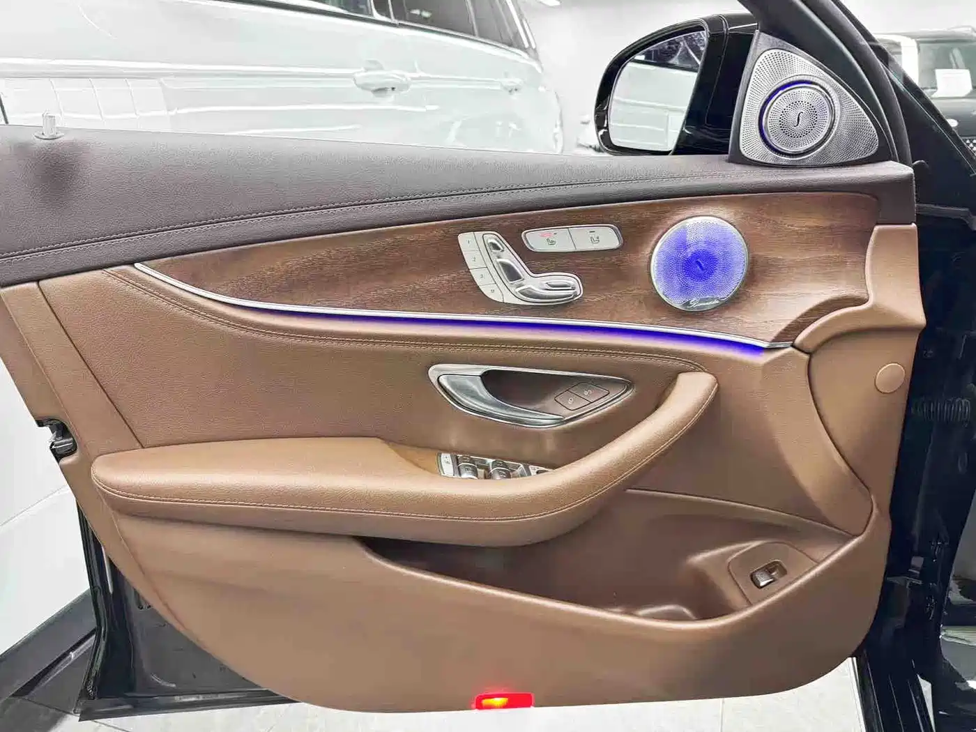 Mercedes-Benz E-Class 2023 E 300 L Luxury фото 12