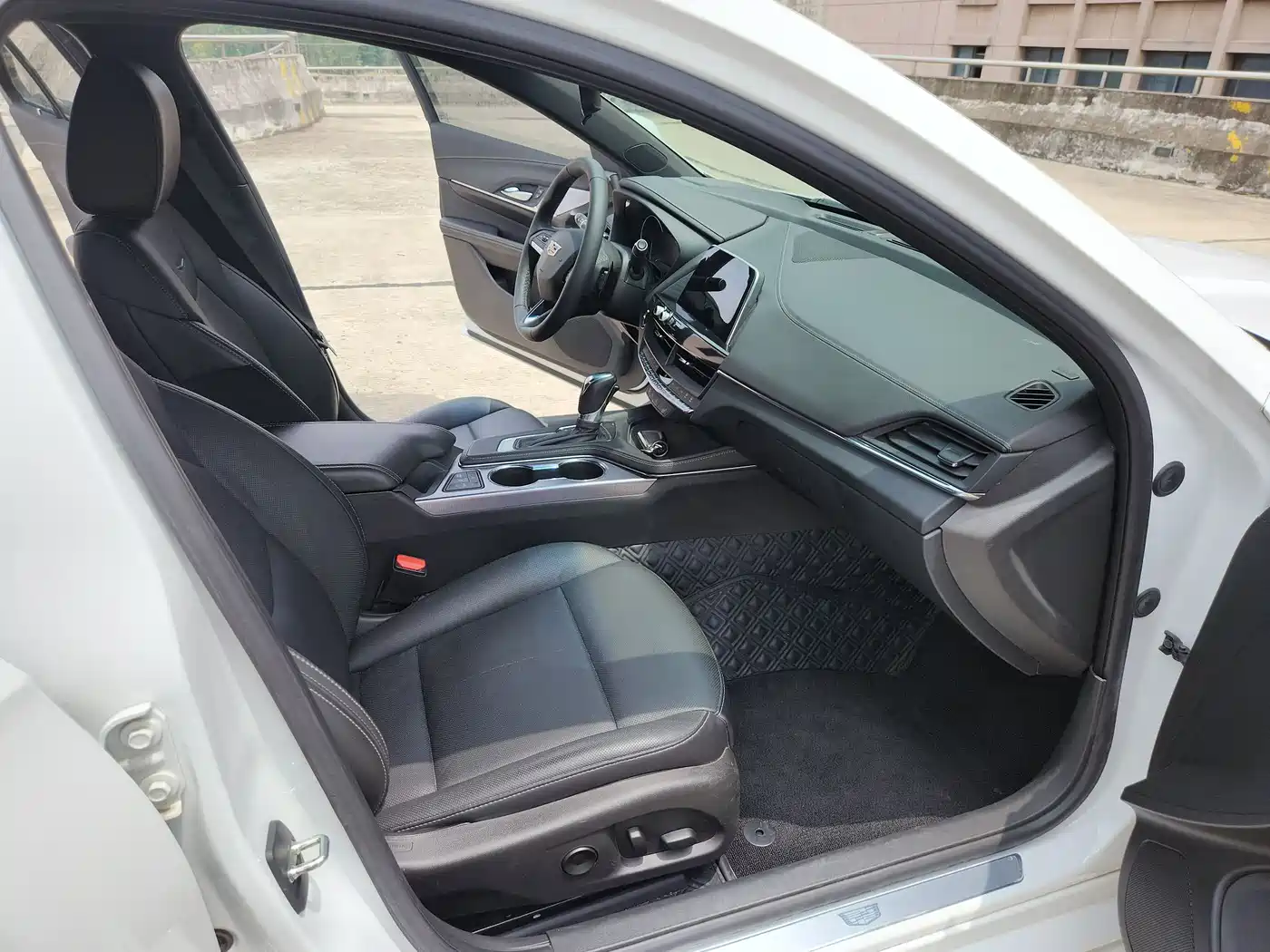 CADILLAC CT4