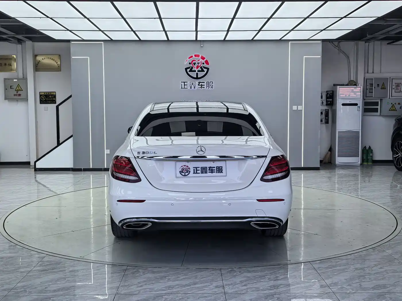 Mercedes-Benz E-Class 2016 E 300 L Fashion Type фото 15