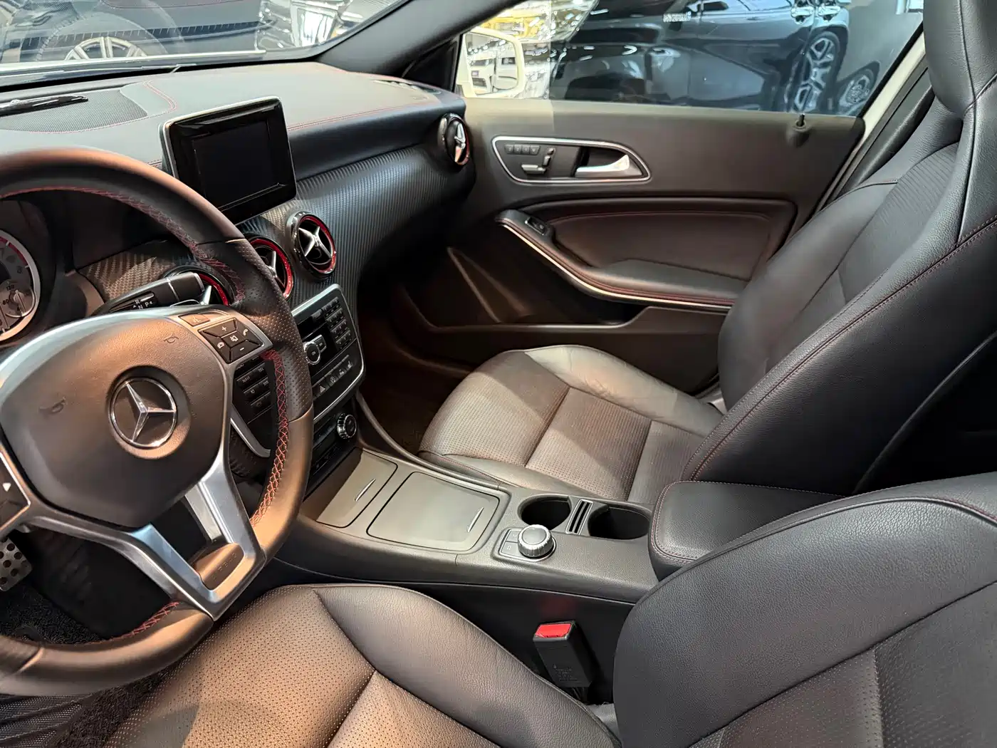 Mercedes-Benz A-Class (Import) 2016 A 260 Sport фото 9