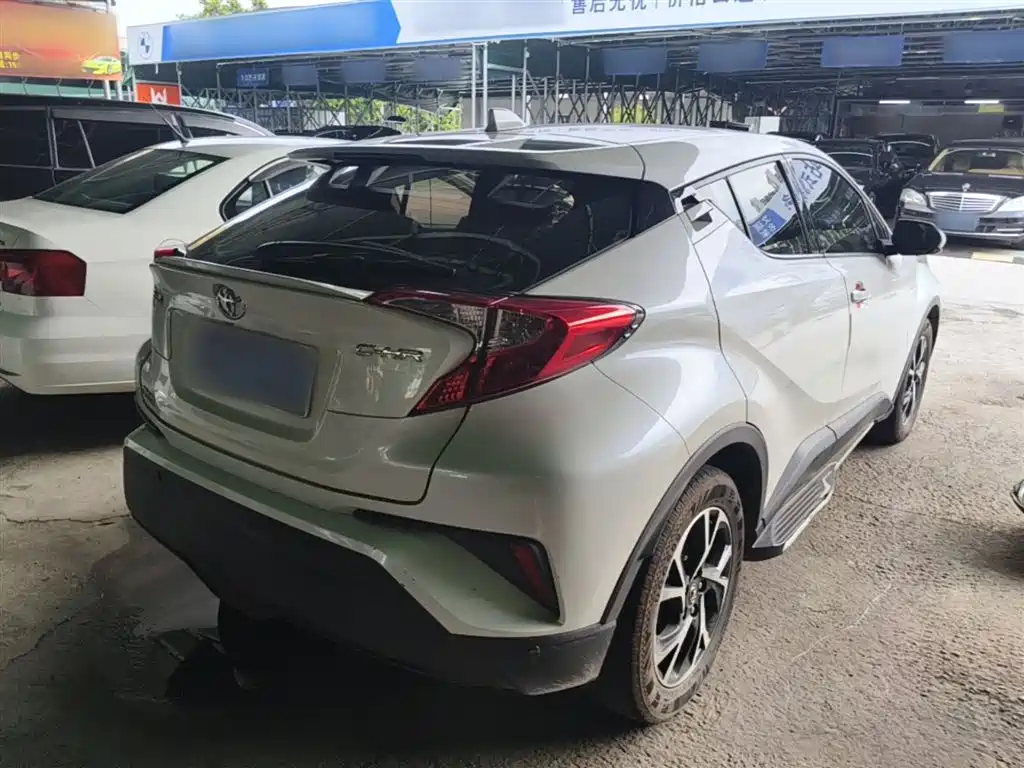 Toyota C-HR 2020 Model 2.0L Leading фото 7