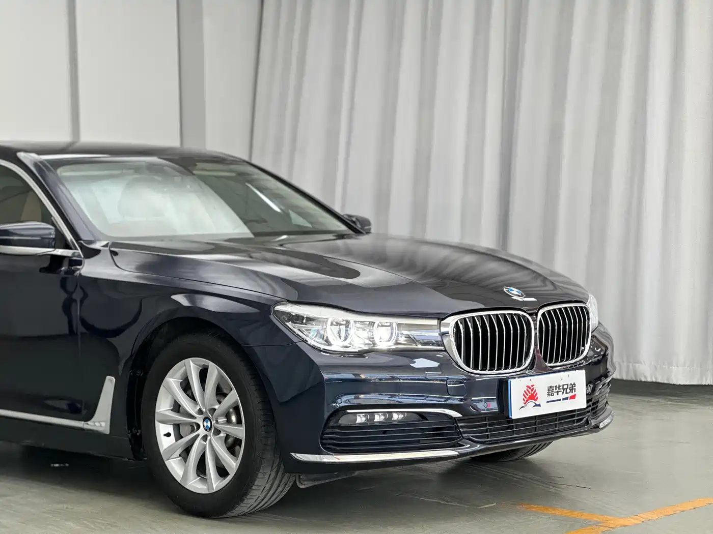 BMW 7 Series 2016 730Li Leading фото 5