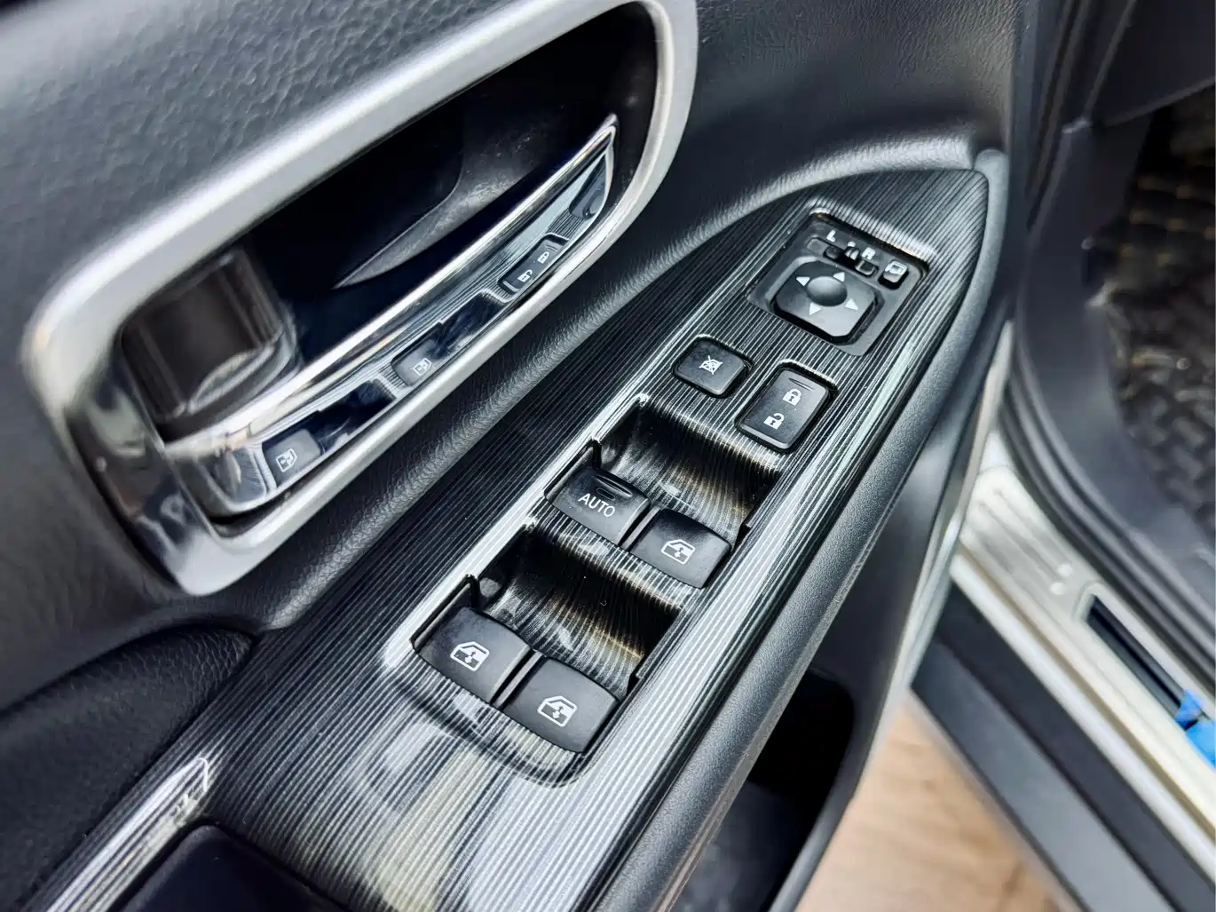 Mitsubishi Outlander 2018 2.4L 4WD Elite Edition 5-seater фото 11