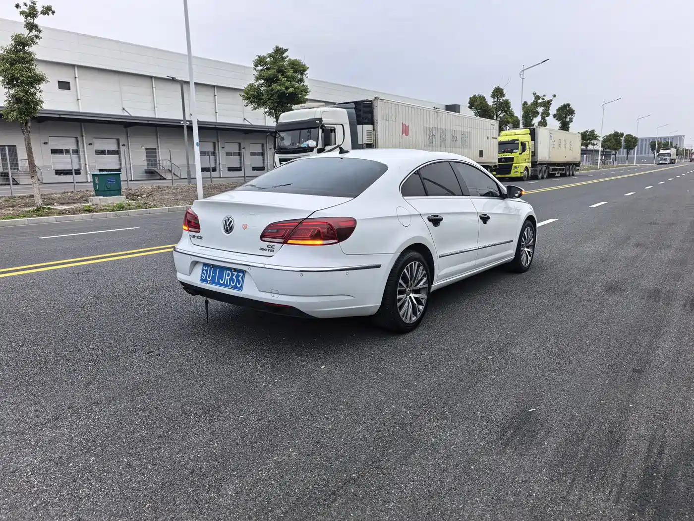 Volkswagen FAW-Volkswagen CC 2016 Model 1.8TSI Luxury фото 13