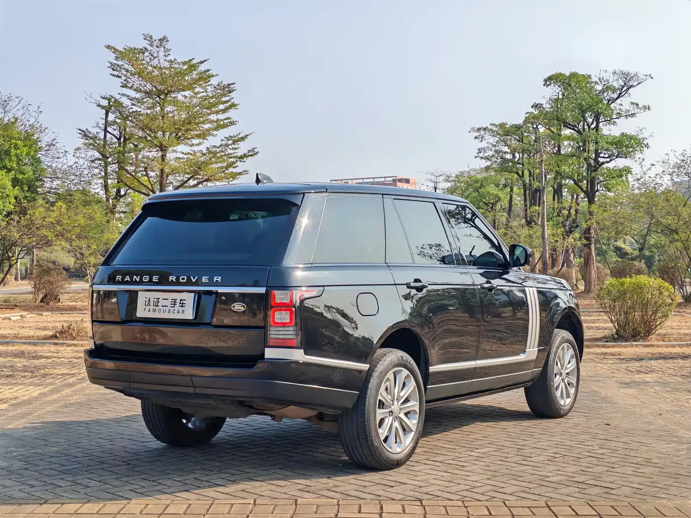 Land Rover Range Rover 2015 3.0 TDV6 Vogue фото 4
