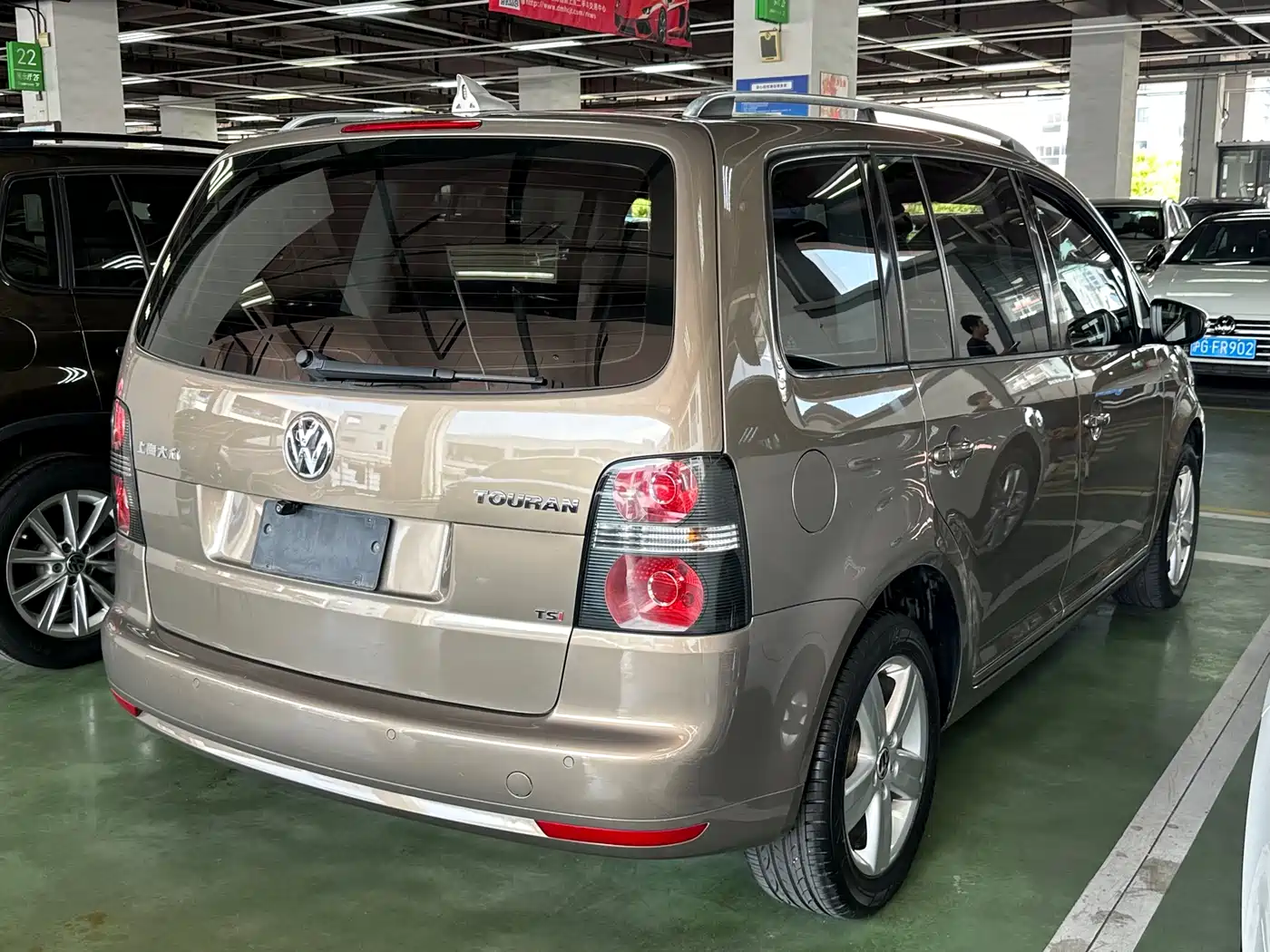 Volkswagen Touran 2015 1.4T DSG Comfort Edition 5-seater фото 13