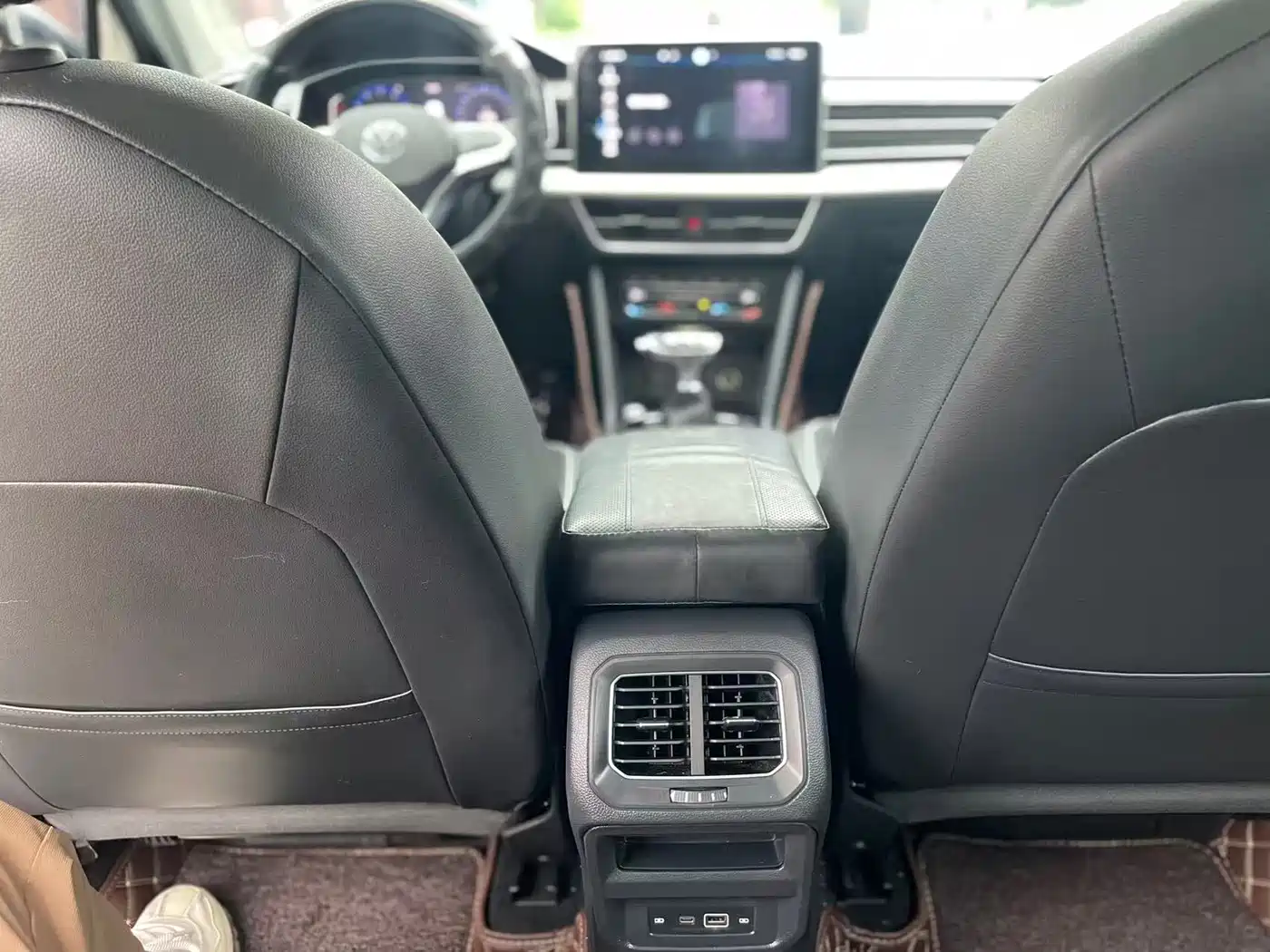 Volkswagen Tiguan L 2024 330TSI Automatic 2WD R-Line Premium Enjoyment Edition фото 12