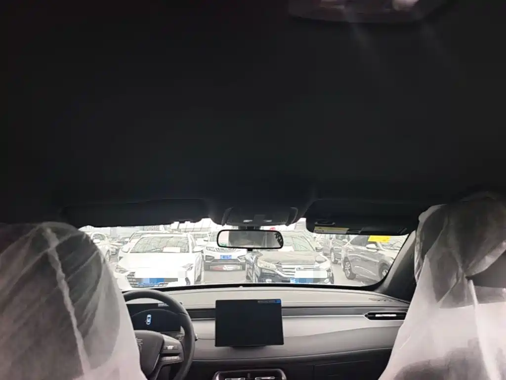 BYD Qin PLUS 2026 DM-i Smart Edition 128KM Progressive фото 18