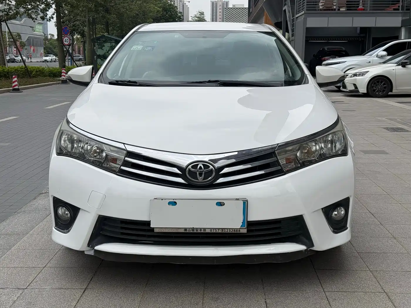 Toyota Corolla 2017 1.6L CVT GL фото 2