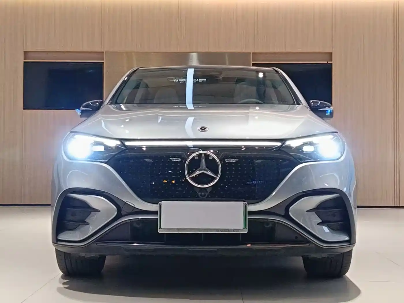 MERCEDES-BENZ EQE SUV