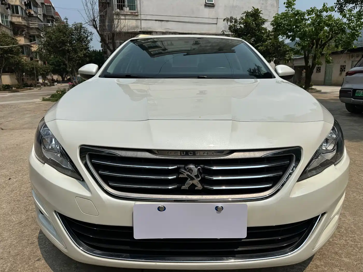 Peugeot 408 2018 1.8L Automatic Luxury Edition фото 2