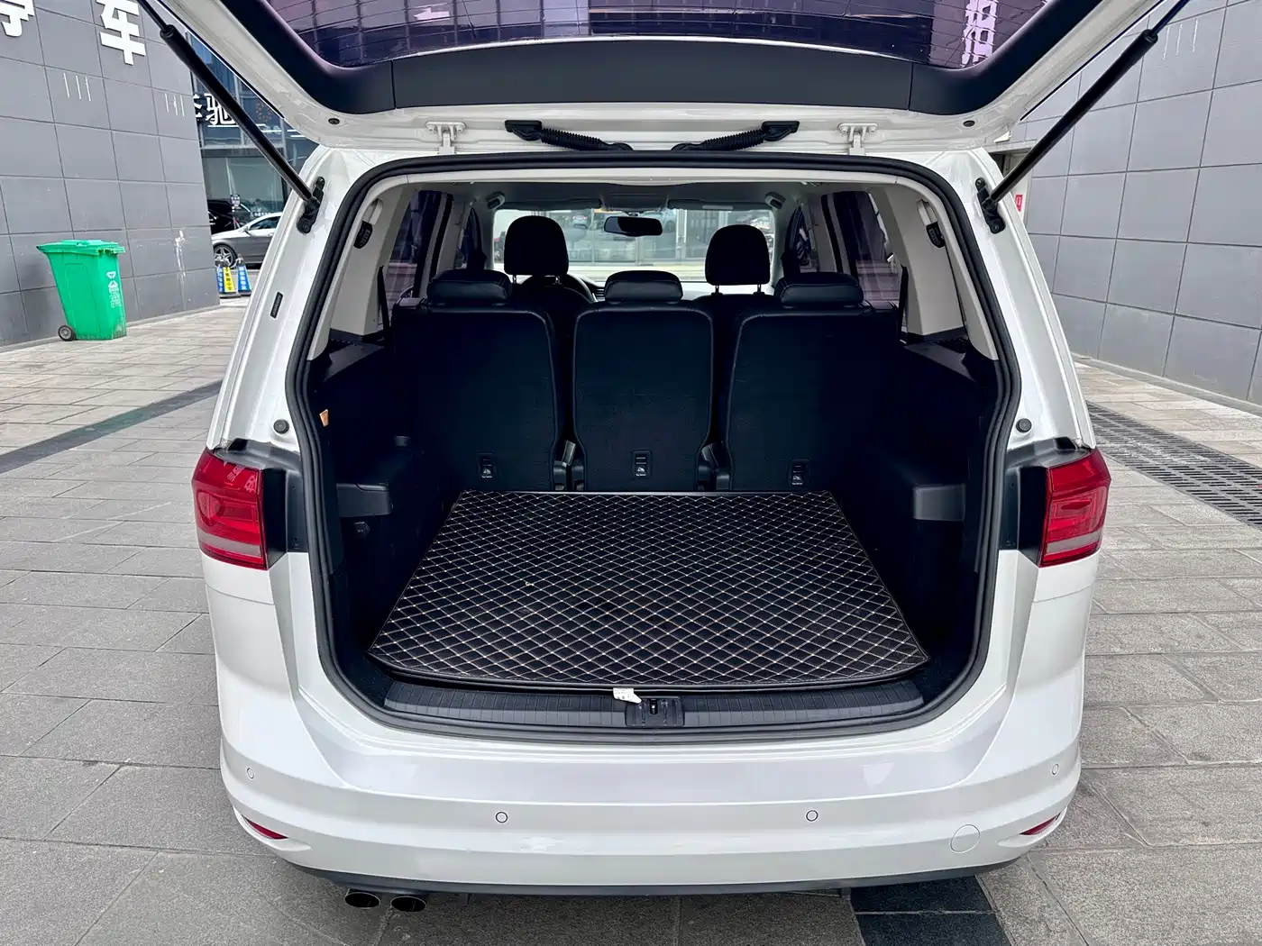 Volkswagen Touran 2018 Touran L 280TSI DSG Trendline 7-seater China V фото 22