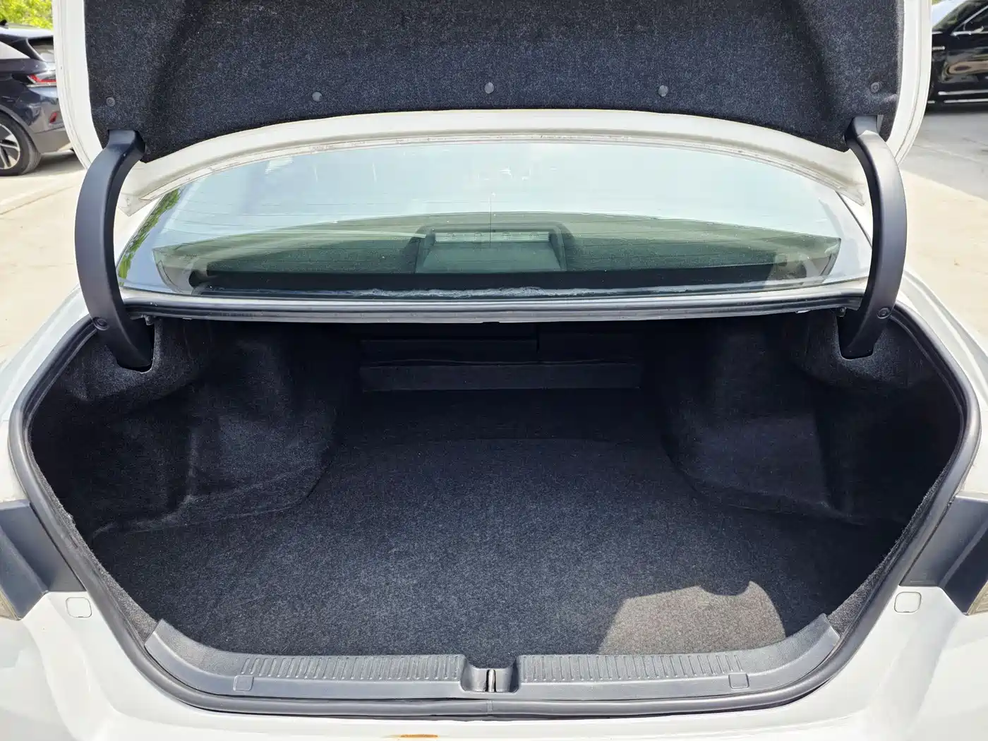Toyota Reiz 2013 2.5V Premium Edition фото 17