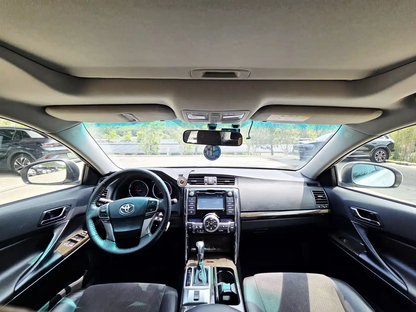 Toyota Reiz 2013 2.5V Premium Edition фото 9