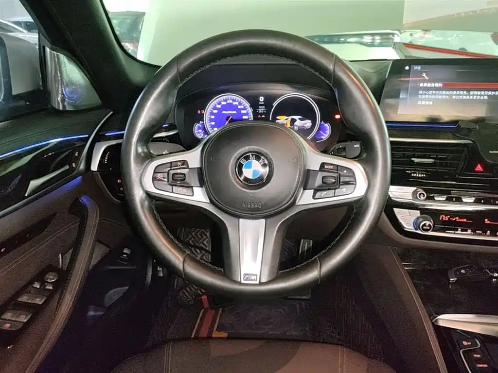 BMW 5 Series 2018 525Li M Sport Package фото 11