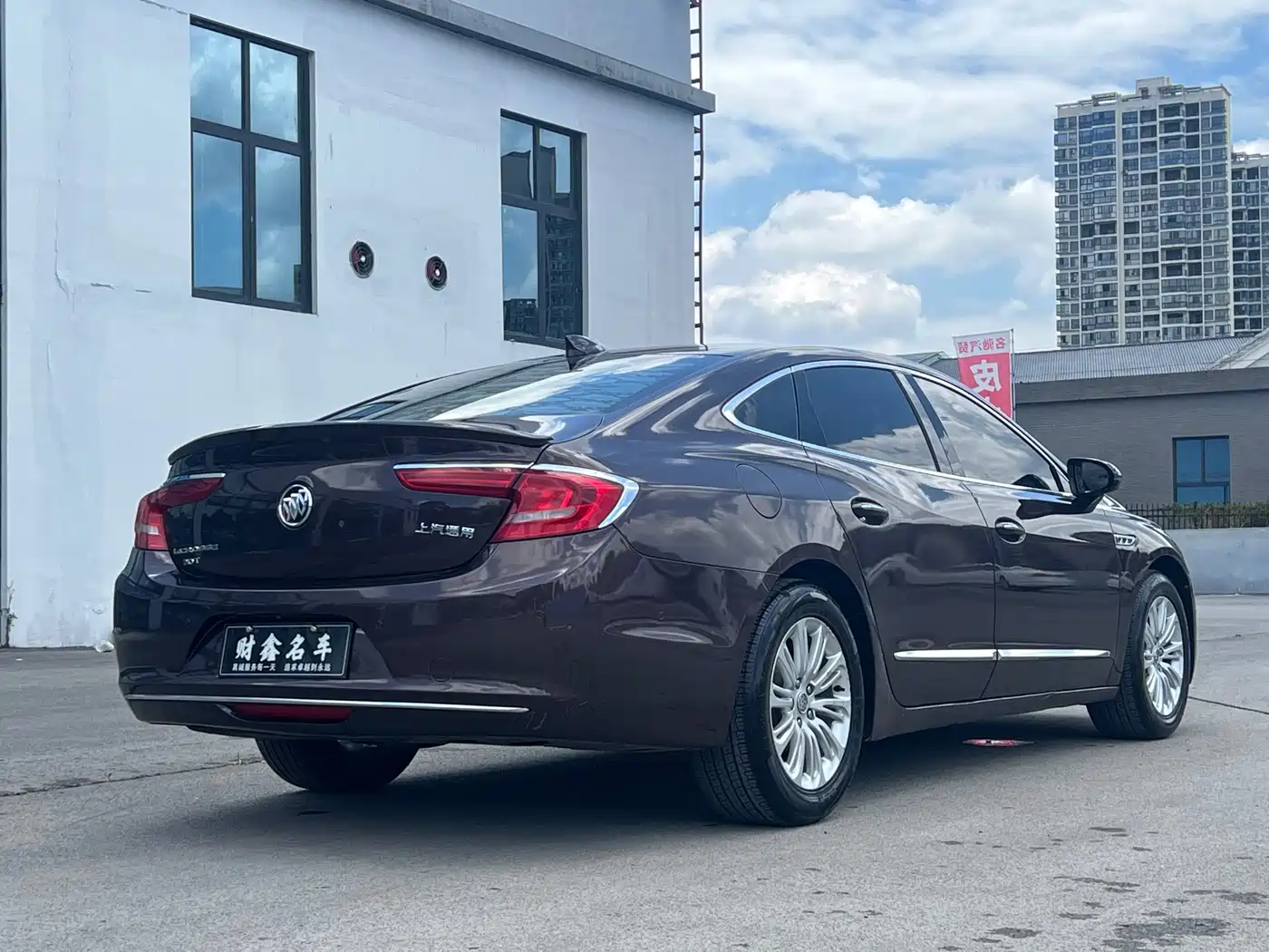 Фото 10 - Buick LaCrosse
