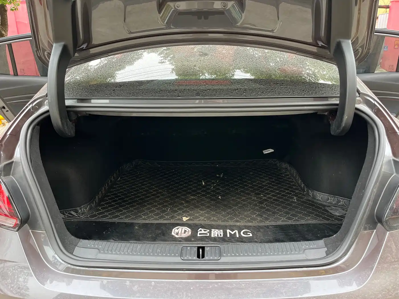 MG MG5 2021 2021 Model 300TGI DCT Youth Luxury Flagship