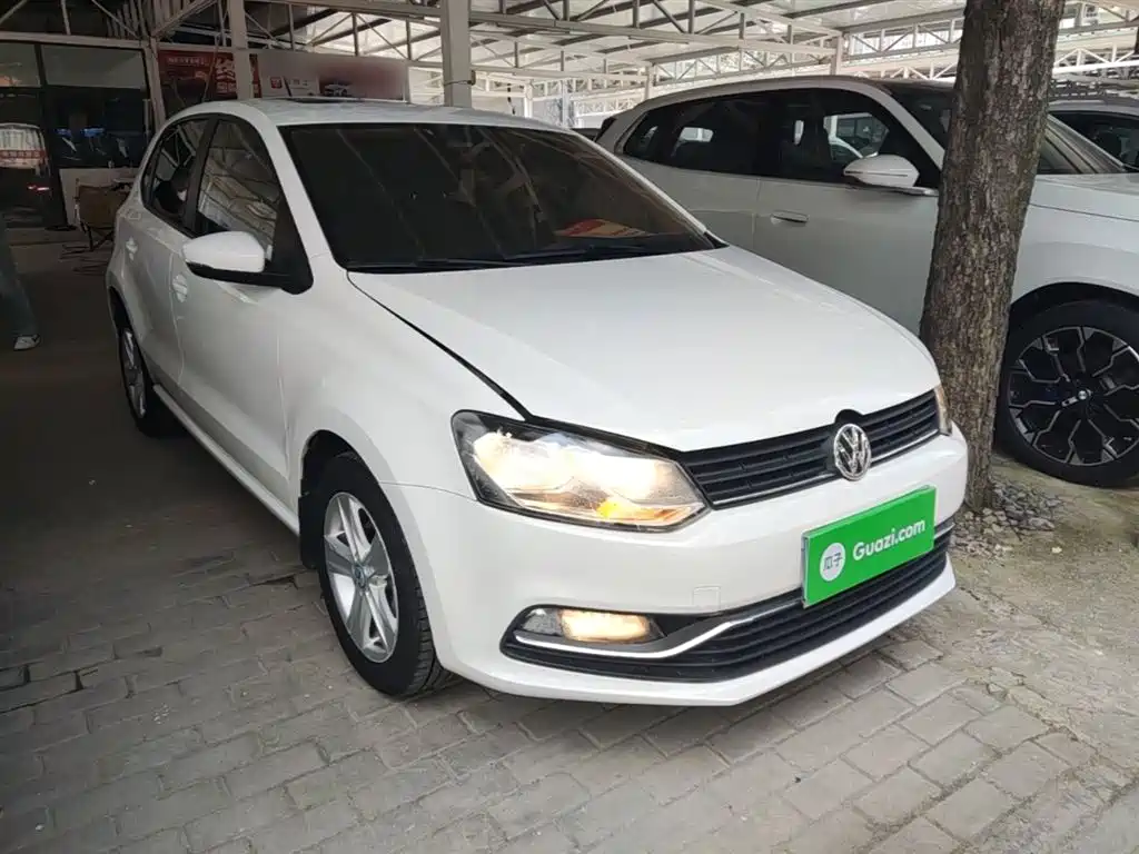 Volkswagen Polo 2016 1.6L Automatic Comfort фото 4