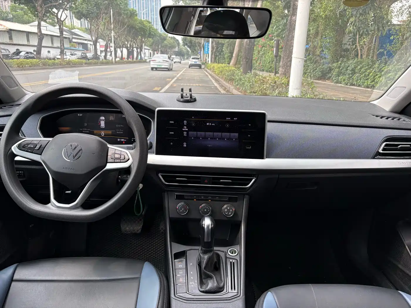 Volkswagen Lavida 2023 1.5L Auto Delight Edition фото 5
