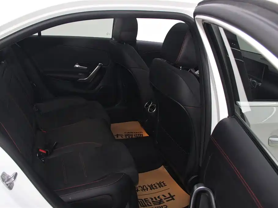 Mercedes-Benz A-Class 2024 A 200 L Fashion Edition фото 5