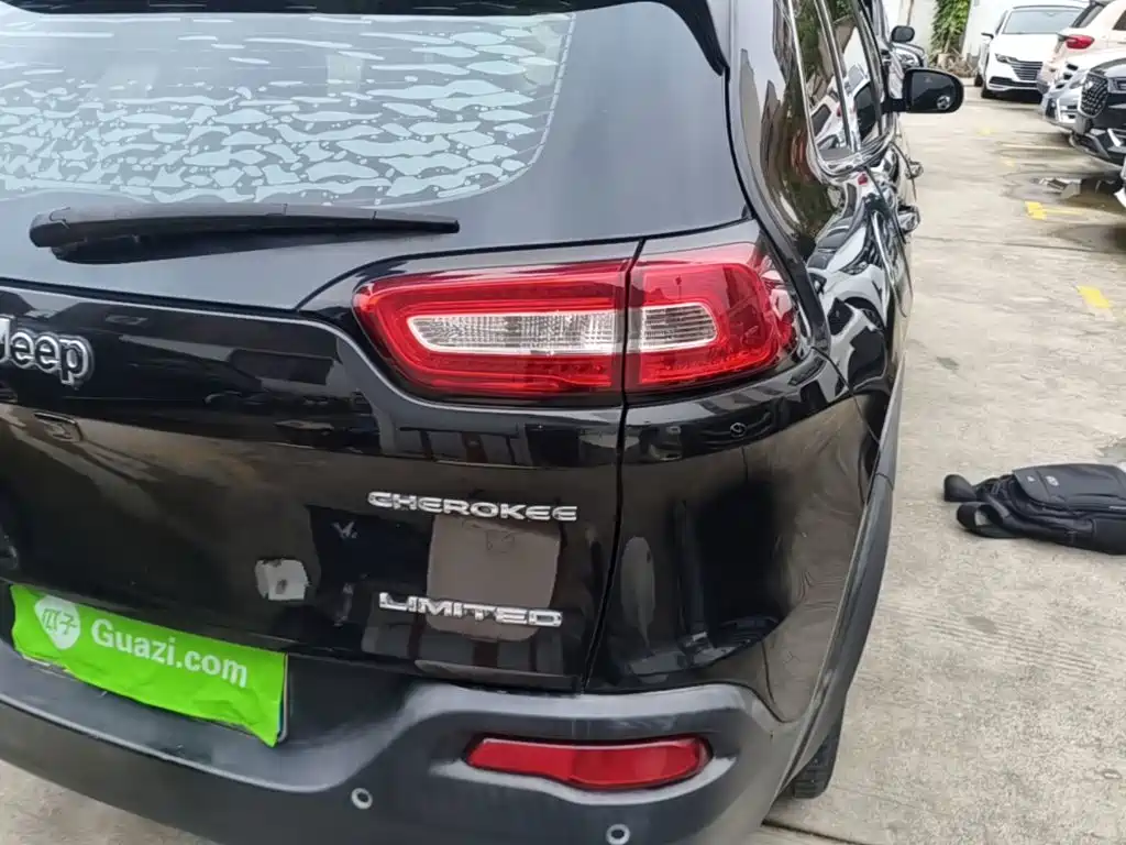 Jeep Cherokee 2018 2017 2.0L Superior Edition