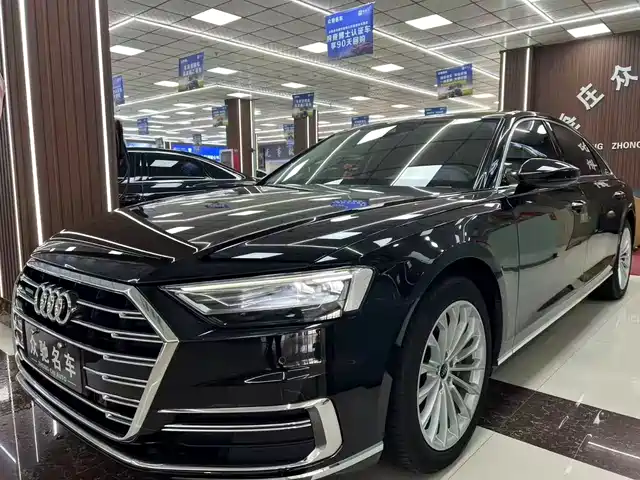 AUDI A8