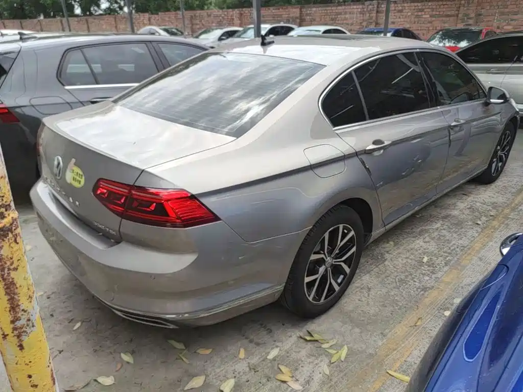 Volkswagen Magotan 2020 330TSI DSG Leading фото 7