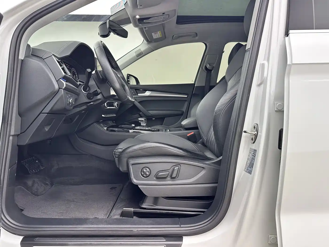 Audi Q5L 2022 45T Luxury Dynamic фото 6