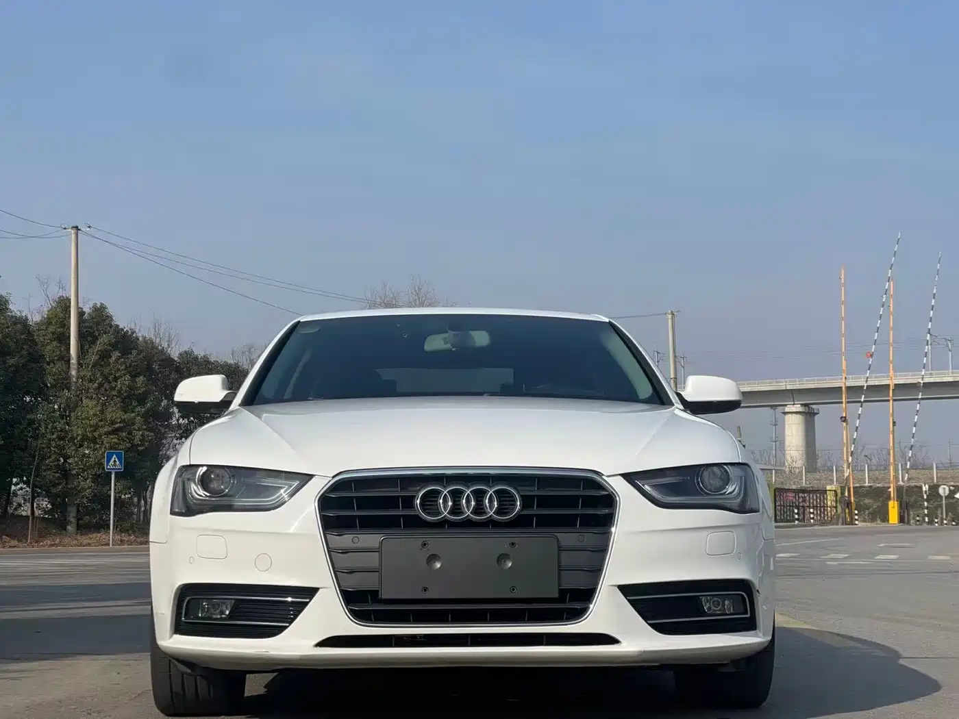 Audi A4L 2013 35 TFSI Automatic Standard фото 2