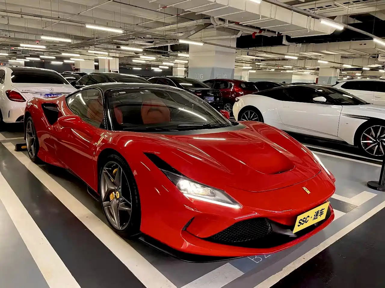 Фото 3 - Ferrari F8